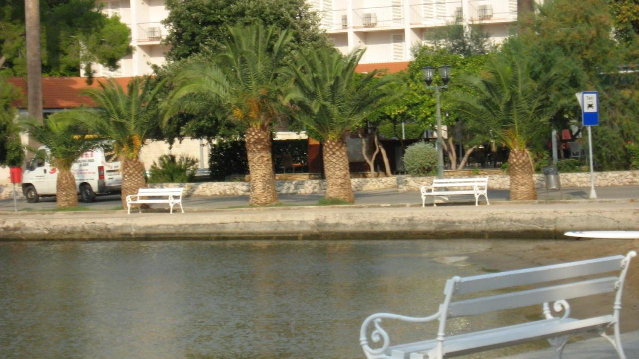 Apartments Lumbardina Lumbarda Szoba fotó